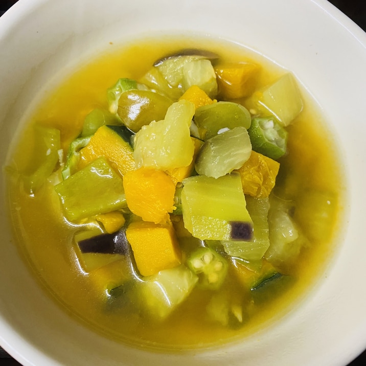 簡単！夏野菜スープ　コンソメ＆にんにく風味